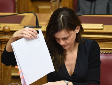 Ε.Αχτσιόγλου: «Η αξιωματική αντιπολίτευση βάζει αυτογκόλ... Η ανεργία μειώνεται συνεχώς»